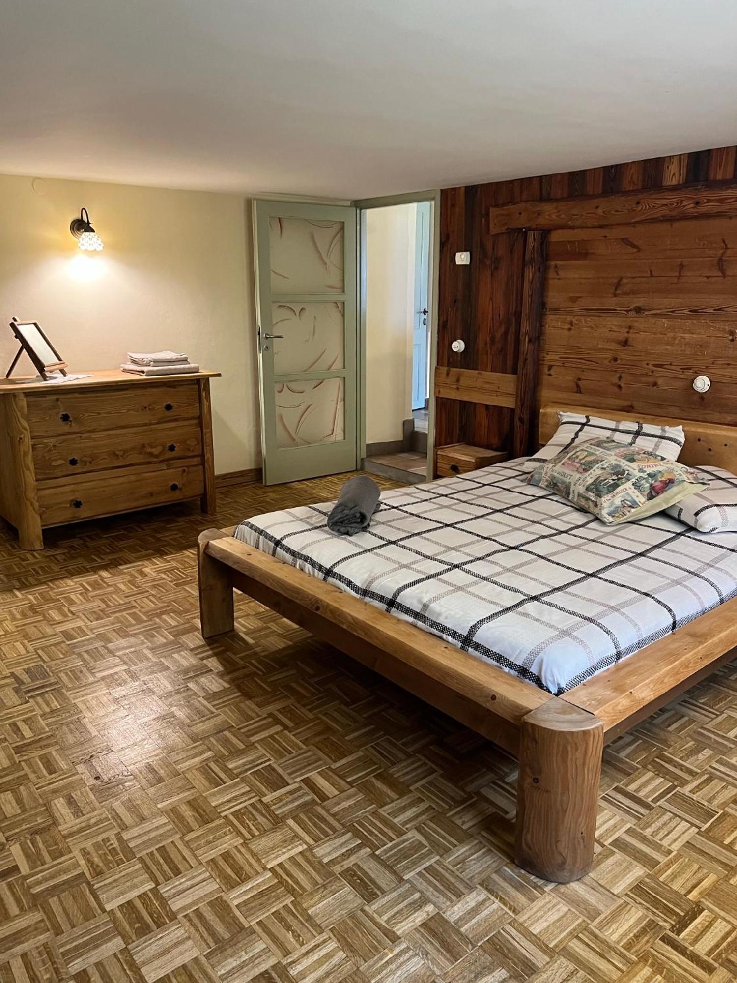 Profumo Di Legno Lejlighed Aosta Eksteriør billede